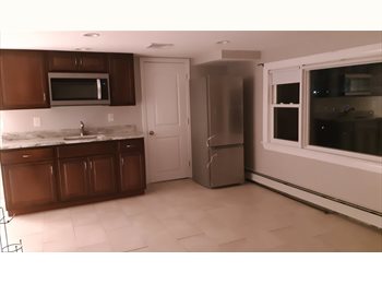 Roomgo US - Beautiful Master Suite, Lynn - $1,700 pm