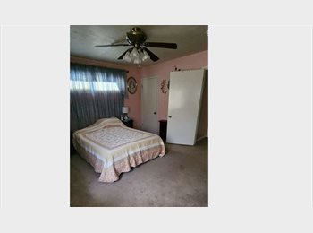Roomgo US - Master Bedroom Month-to-Month Rental, United States - $550 pm