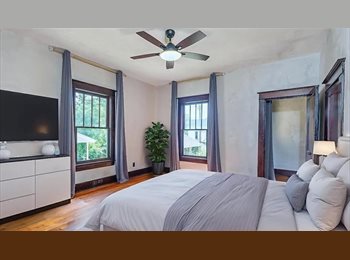 Roomgo US - Private Bedroom in Shared Home - All Utilities Included - No Deposit, Florence - $700 pm