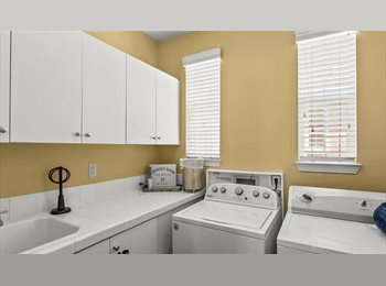 Roomgo US - COZY PRIVATE ROOM, Jersey City - $1,000 pm