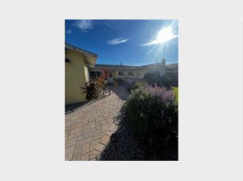 Roomgo US - Little Yellow House, Rancho Cucamonga - $1,000 pm