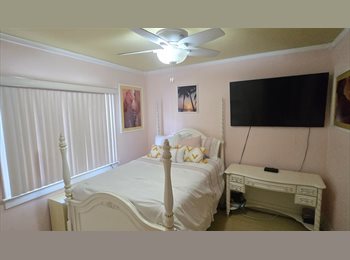 Roomgo US - Furnished room in three bedroom house, Schuylerville - $1,100 pm