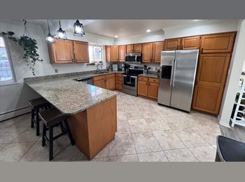 Roomgo US - Private room(s) Denver home - tons of natural light!, College View - $1,000 pm