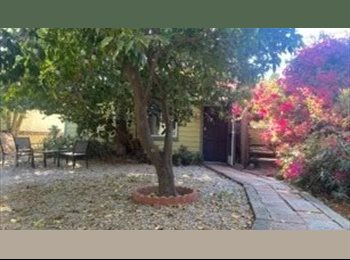 Roomgo US - Furnished Studio in Atwater Village, Atwater Village - $1,500 pm