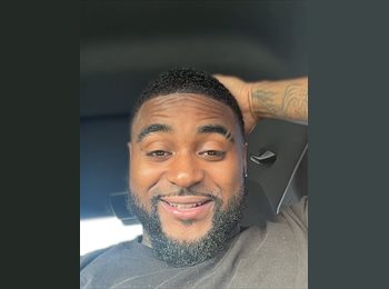 Roomgo US - Miles  - 27 - Houston