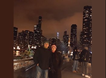 Roomgo US - Andrea - 53 - Thiensville