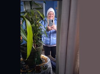 Roomgo US - Yvonne - 63 - Pontiac