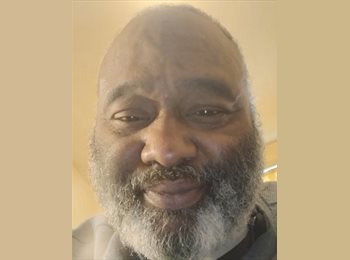 Roomgo US - Lyndon Andrews  - 62 - Philadelphia