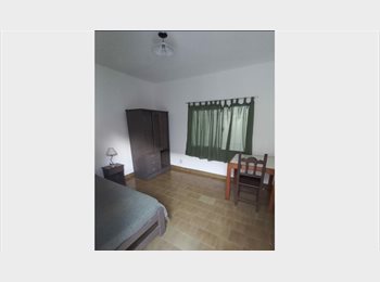 Roomgo AR - Excelente habitacion tipo ph, a metros de la uba, alto avellaneda, Buenos Aires - AR$ 310.000 pm