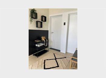 Appartager BE - Maison en colocation de 300 m² est composée de 4 chambres, Charleroi - 385 € pm