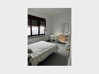 Appartager BE - Colocation rénovée étudiante ou jeune travailleur proche de la gare centrale, Charleroi - 450 € pm