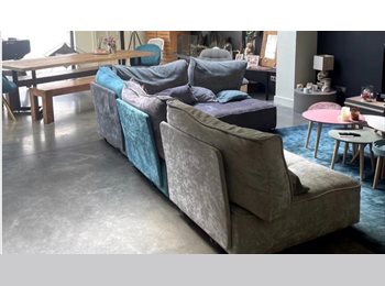 Appartager BE - Jolie chambre individuelle - Chambre meublée 18m² – Colocation calme – Comines (Belgique), Wervik - 500 € pm