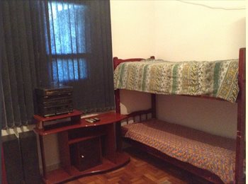 Roomgo BR - Quarto Individual Grande e Iluminado  para rapazes, Ipiranga - R$ 980 Por mês