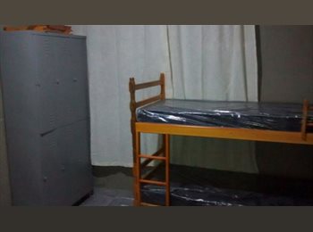Roomgo BR - Quartos pensão vaga rapazes moradia, vagas quarto compartilhados Duplos e Individuais, Penha - R$ 400 Por mês