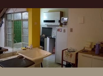 Roomgo BR - Suíte Individual c/ Banheiro, Internet, Mobiliada, próx. Metrô V. Madalena, Alto Pinheiros - R$ 730 Por mês