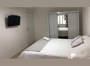 Roomgo BR - Studio grande completo, Pinheiros - R$ 2.300 Por mês