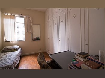 Roomgo BR - Alugo qto individual na Lagoa, altura do Jardim Botânico(contas inclusas), Lagoa - R$ 1.900 Por mês