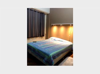 Roomgo BR - Quarto na praia somente para mulheres! Não aceitamos casais!, Copacabana - R$ 3.000 Por mês
