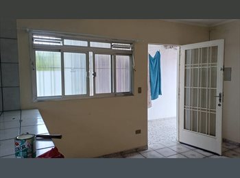 Roomgo BR - Aluga-se uma casa no São Jorge ou João 23!!!, Pinheiros - R$ 1.400 Por mês