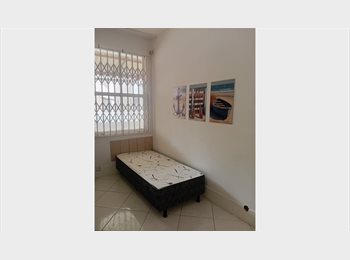 Roomgo BR - Quarto em Copacabana em amplo apartamento, Copacabana - R$ 2.700 Por mês
