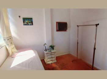 Roomgo BR - Quarto individual para moças, Méier - R$ 750 Por mês