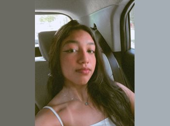 Roomgo BR - Amanda Vitória  - 21 - Goiânia