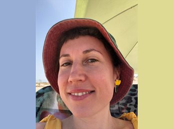 Roomgo BR - Cecilia - 38 - Vitória