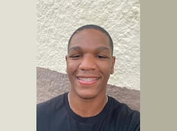 Roomgo BR - Gabriel - 20 - Maracanã