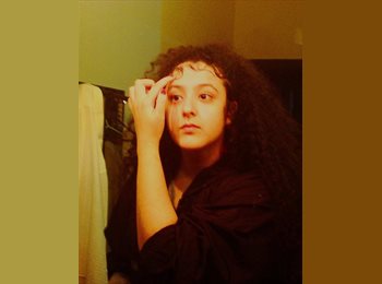 Roomgo BR - Maria - 19 - Curitiba