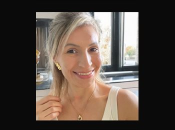 Roomgo BR - Cristiane De Lima - 42 - Porto Alegre