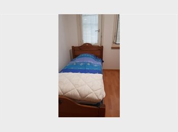 Roomgo CH - 2 Chambres Cosy meublée calme, Fribourg - 800 CHF / Mois
