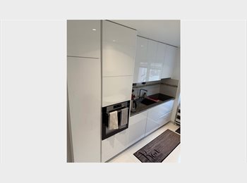 Roomgo CH - Chambre à louer, Lausanne - 700 CHF / Mois