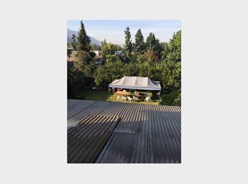 CompartoDepto CL - Arriendo linda habitación en subterráneo con ventanas amplio 18 mts /2 La Reina, La Reina - CH$300.000 por mes