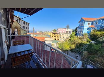 CompartoDepto CL - Cerro Alegre - Casa 2 niveles - 8 Piezas - The Safest & most Tourist Area, Valparaíso - CH$300.000 por mes