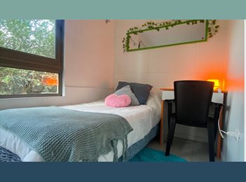 CompartoDepto CL - HERMOSA Y LUMINOSA PIEZA  av. ossa METRO SIMÓN BOLÍVAR, Ñuñoa - CH$380.000 por mes