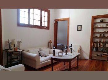 CompartoDepto CL - Casa Patrimonial Habitaciones c/baño privado (20 a 30 años), Santiago Centro - CH$400.000 por mes