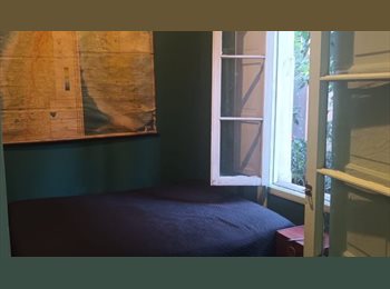 CompartoDepto CL - CASA COMPARTIDA CENTRAL/habitación grande/petfriendly/metro U de chile/segura y tranquila, Santiago Centro - CH$240.000 por mes