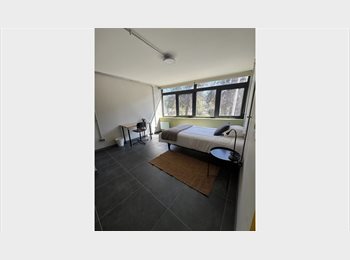 CompartoDepto CL - Pieza doble con baño compartido - Casa Latorre, Santiago - CH$430.000 por mes