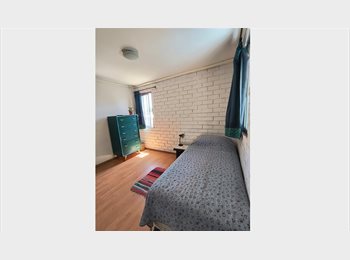 CompartoDepto CL - Amplia habitación en casa con baño personal, Macul - CH$250.000 por mes