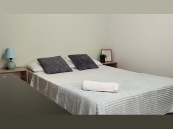 CompartoApto CO - 3-Cómoda habitación a pocos pasos de la estación Envigado del Metro, Envigado - COP$ 1.400.000 por mes