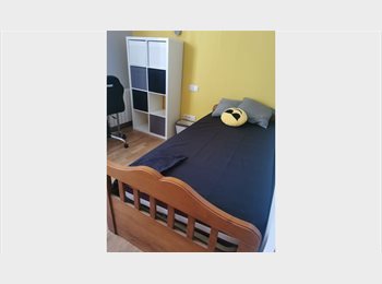 Roomgo ES - Alquilo maravillosa habitación al lado del Roig Arena, Valencia - 420 € por mes