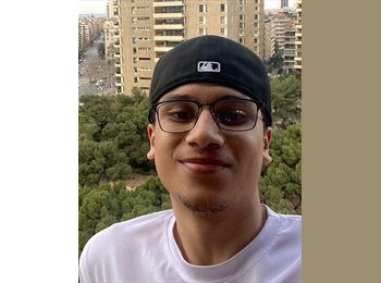 Roomgo ES - Johan - 21 - Santa Coloma de Gramanet