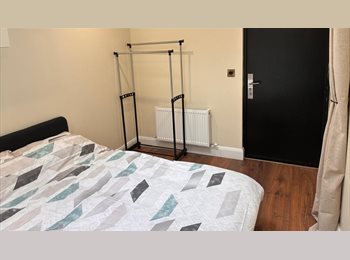 Roomgo IE - Double Room in family home, Dublin - €850 pcm