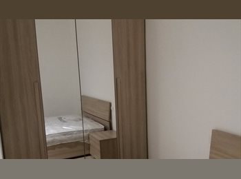 Roomgo IT - stanza e bagno privato  400m metro Racconigi, Torino - 390 € al mese