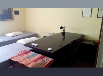 Roomgo IT - Camera singola con letto matrimoniale, Pavia - 350 € al mese