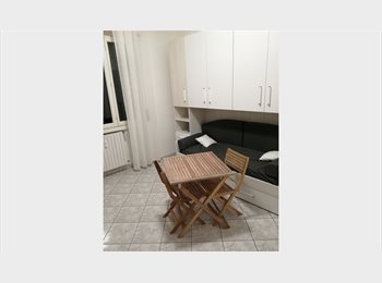 Roomgo IT - Cercasi coinquilino/a per trilocale di 90 metri quadri, a Pessano con Bornago provincia di Milano, Pessano con Bornago - 300 € al mese