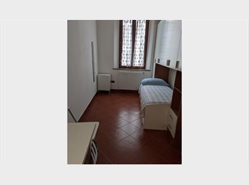 Roomgo IT - Bellissima stanza in centro, Forlì - 400 € al mese