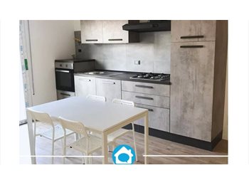 Roomgo IT - Stanza privata per studenti o lavoratori, Martellago - 410 € al mese