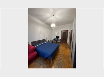 Roomgo IT - Stanza matrimoniale arredata, Centrale - Loreto - 750 € al mese