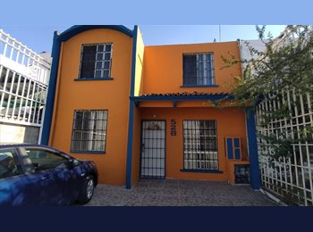 Roomgo MX - Cuarto en renta con baño propio y estacionamiento $3,500 en Querétaro, Querétaro - MX$3,500 por mes